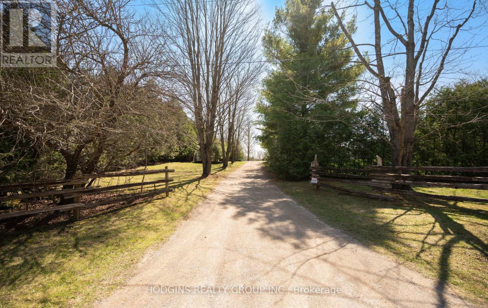 5136 15 SIDE ROAD - 5