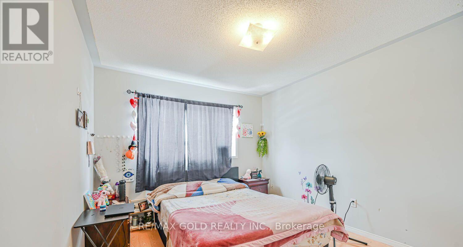 24 SEASIDE CIRCLE - 27