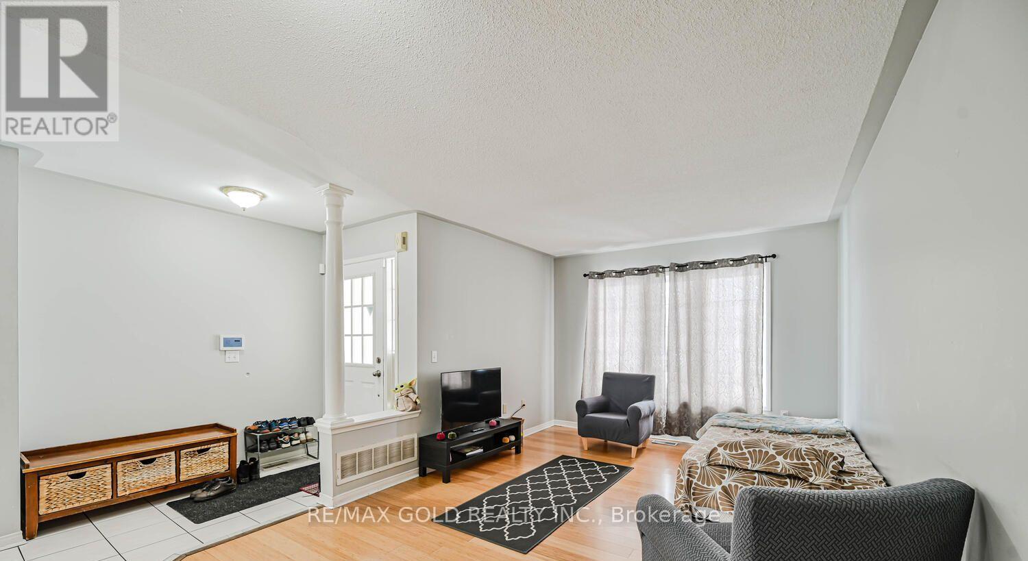 24 SEASIDE CIRCLE - 7