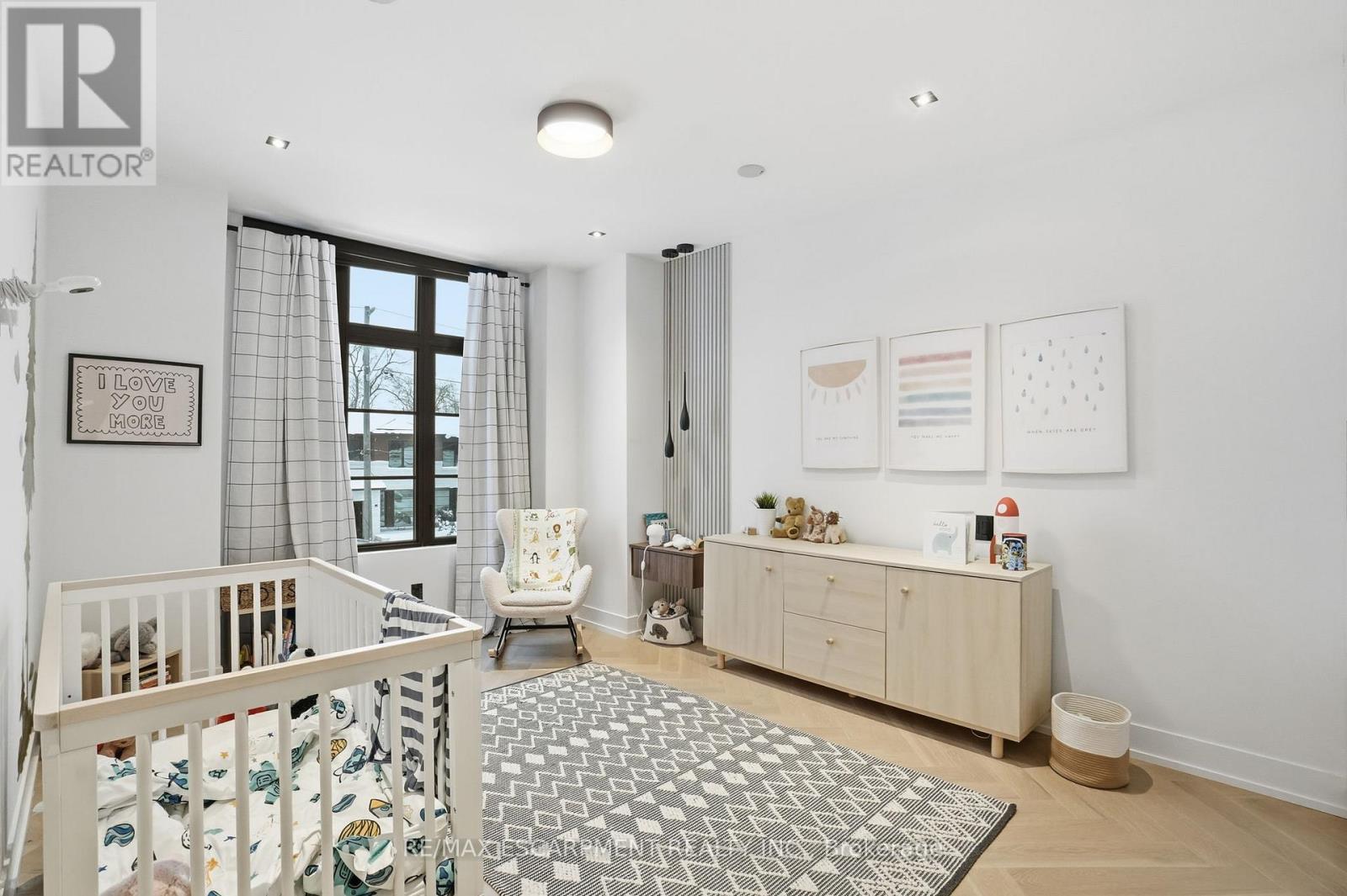 20B BROADVIEW AVENUE - 26
