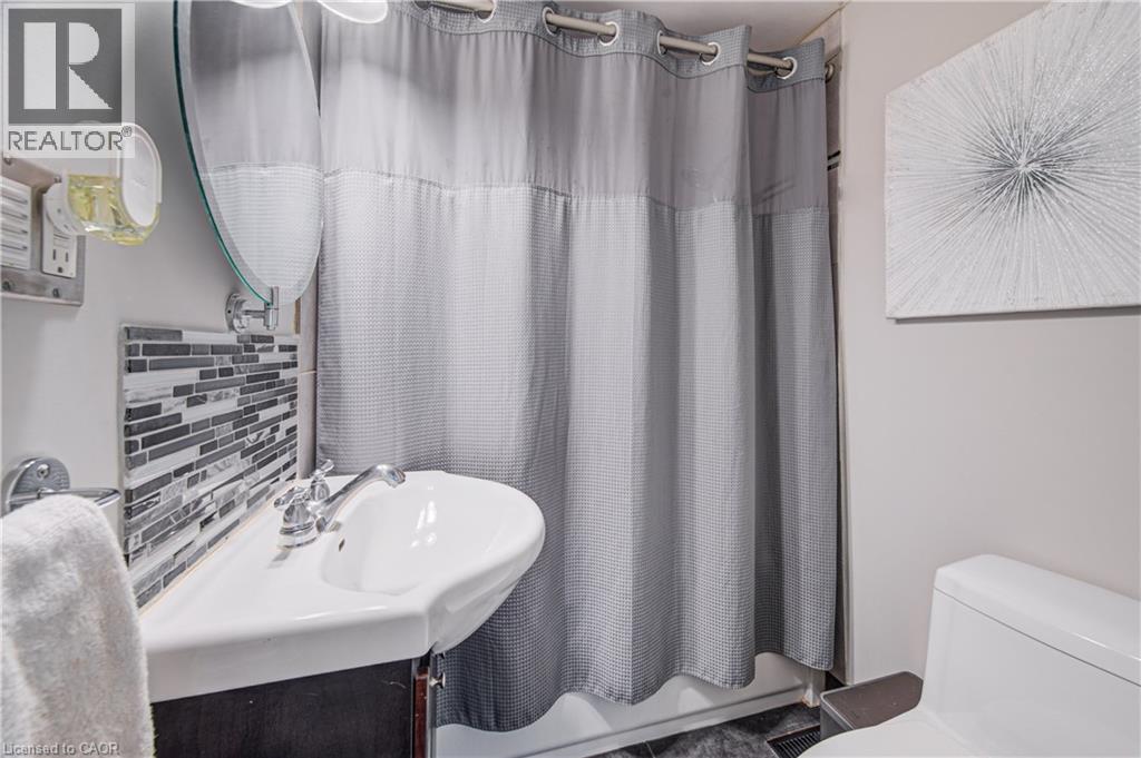 39 GUELPH Street - 15