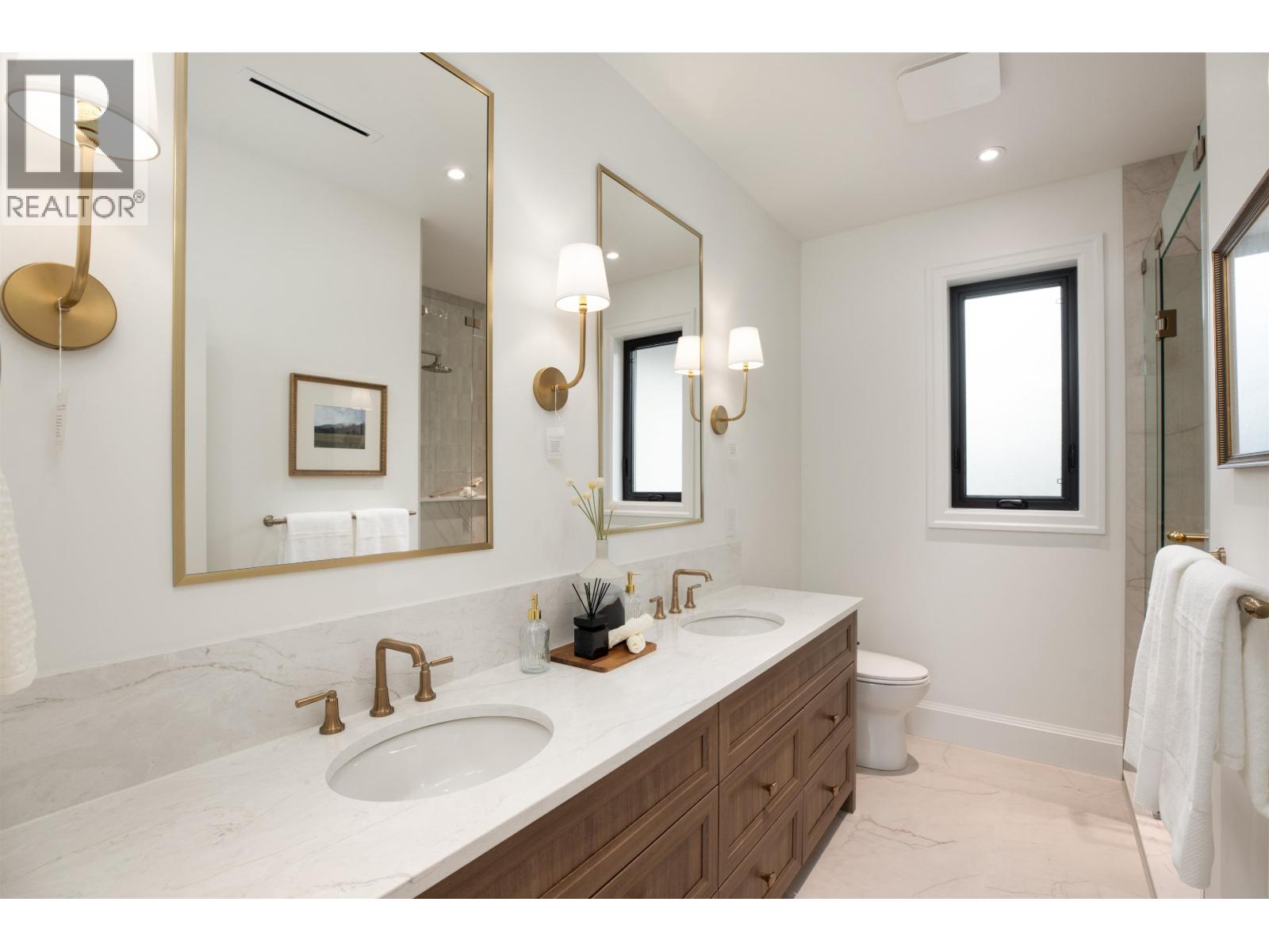 2 3874 WINLAKE CRESCENT
