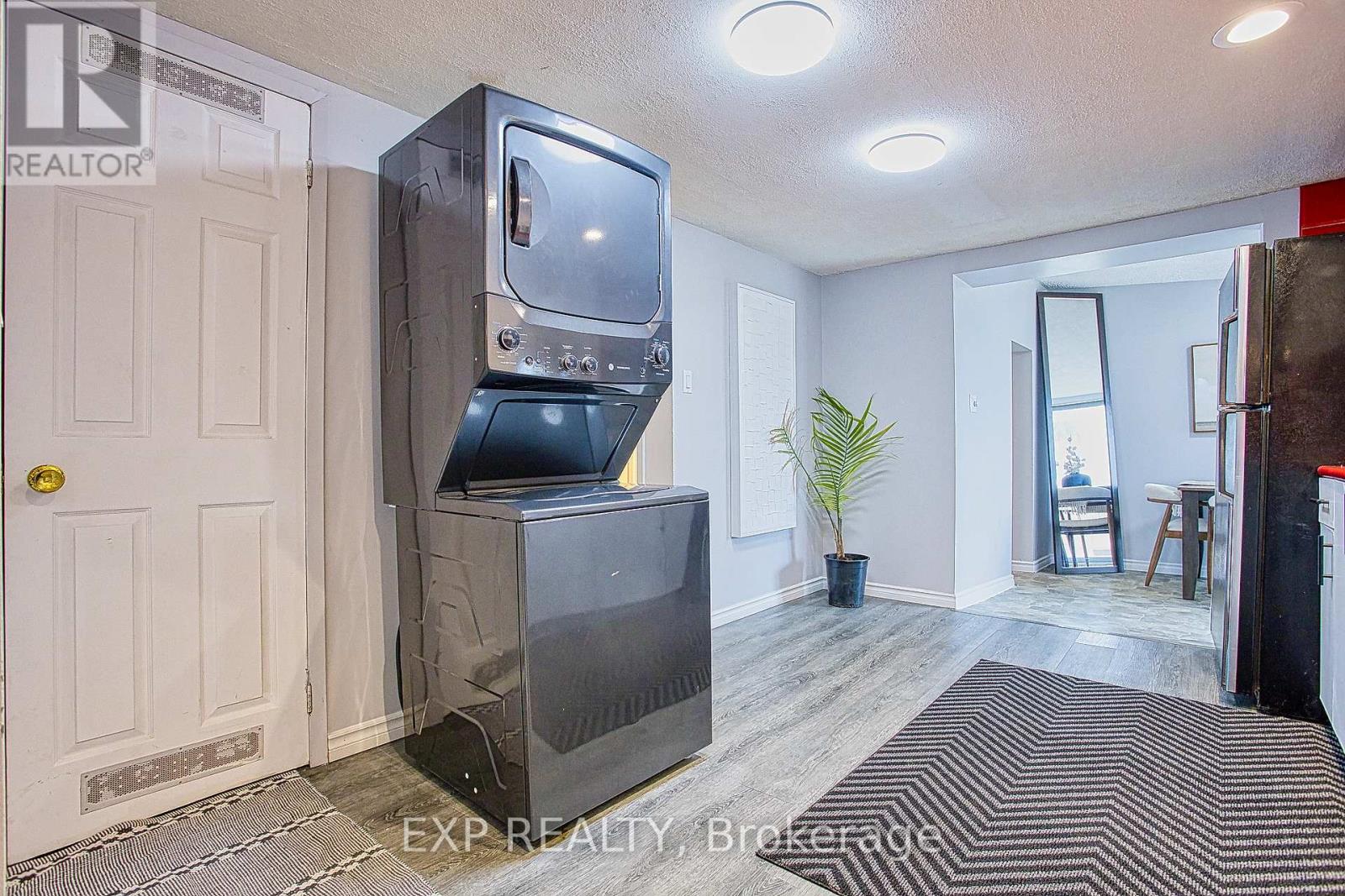 68 RIVERSIDE DRIVE - 16