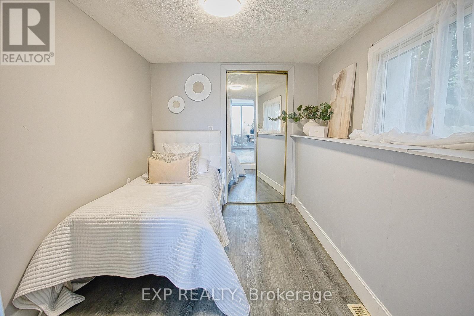 68 RIVERSIDE DRIVE - 22