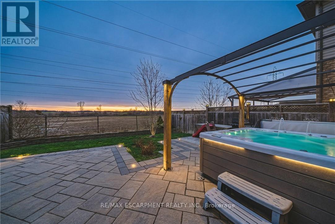 154 KEYSTONE CRESCENT - 40