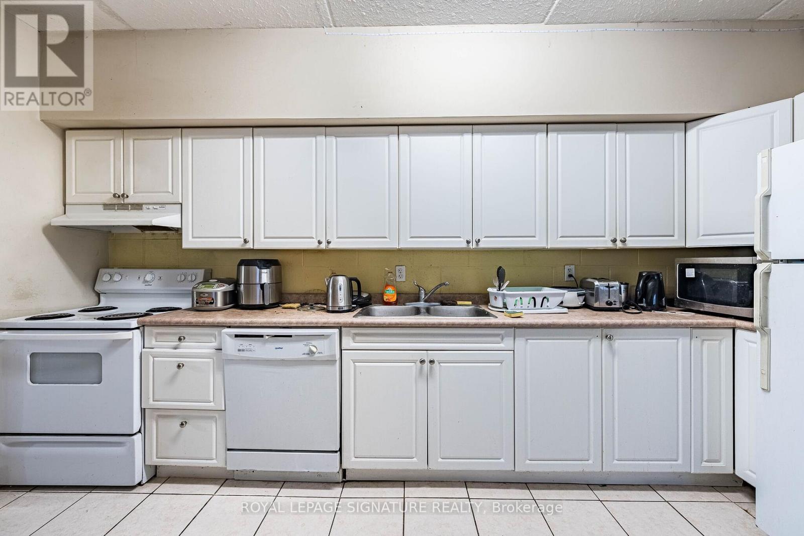 #401 251 LESTER STREET - 13