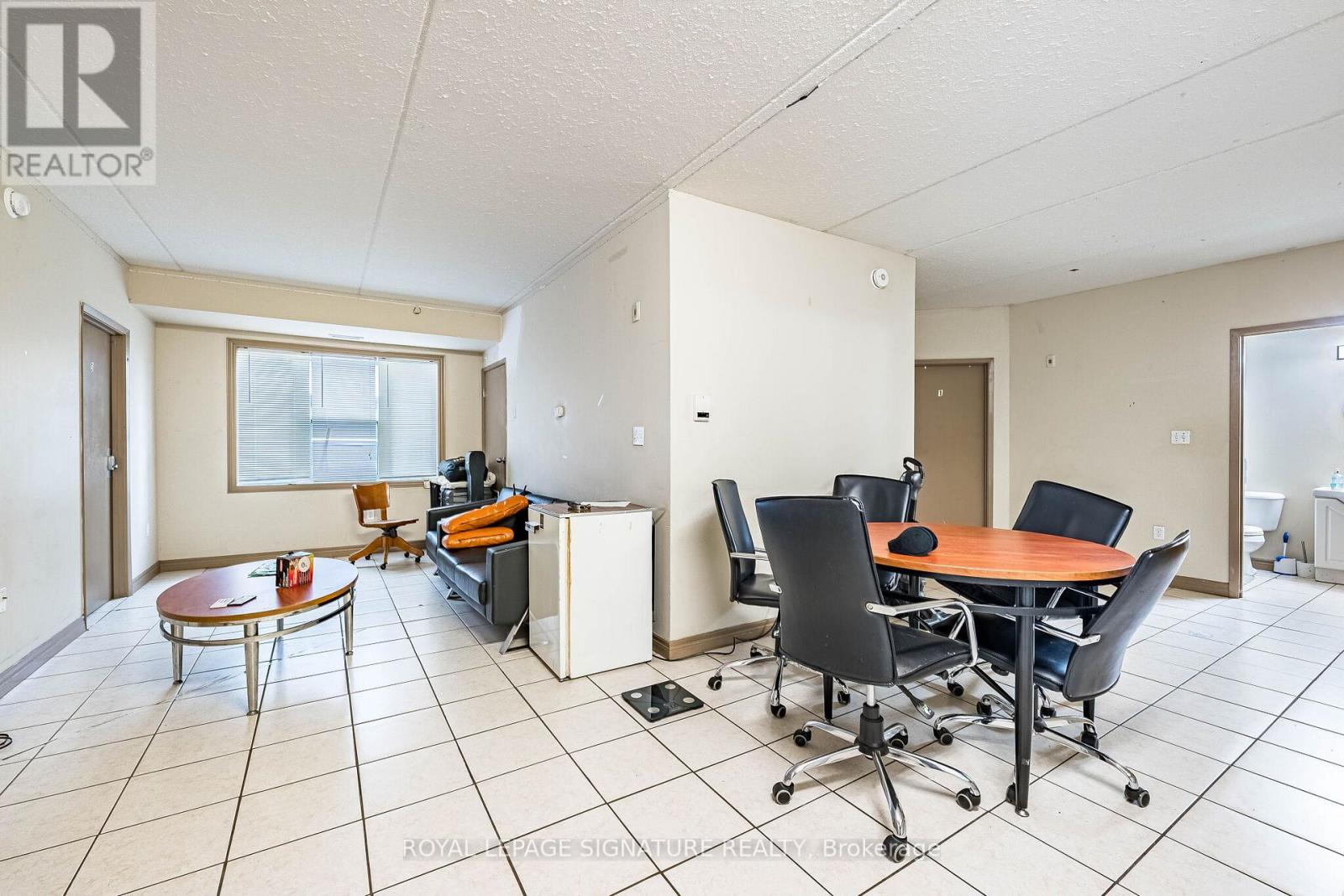 #401 251 LESTER STREET - 15