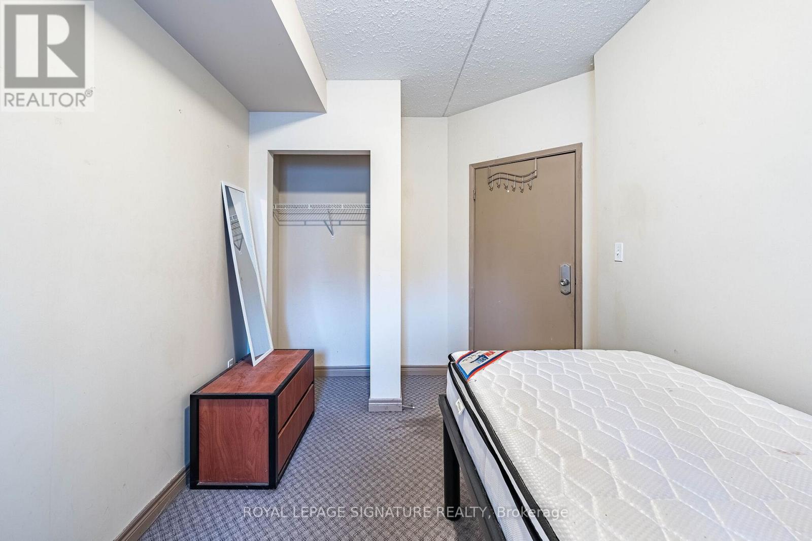 #401 251 LESTER STREET - 25