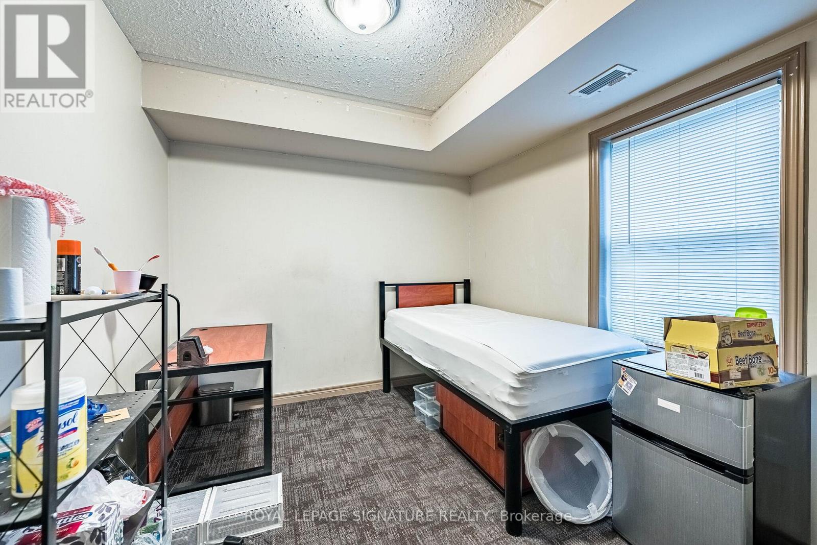 #401 251 LESTER STREET - 31