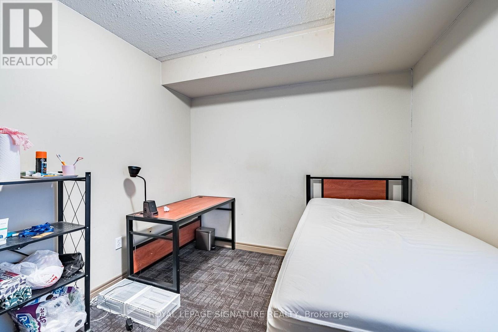 #401 251 LESTER STREET - 32