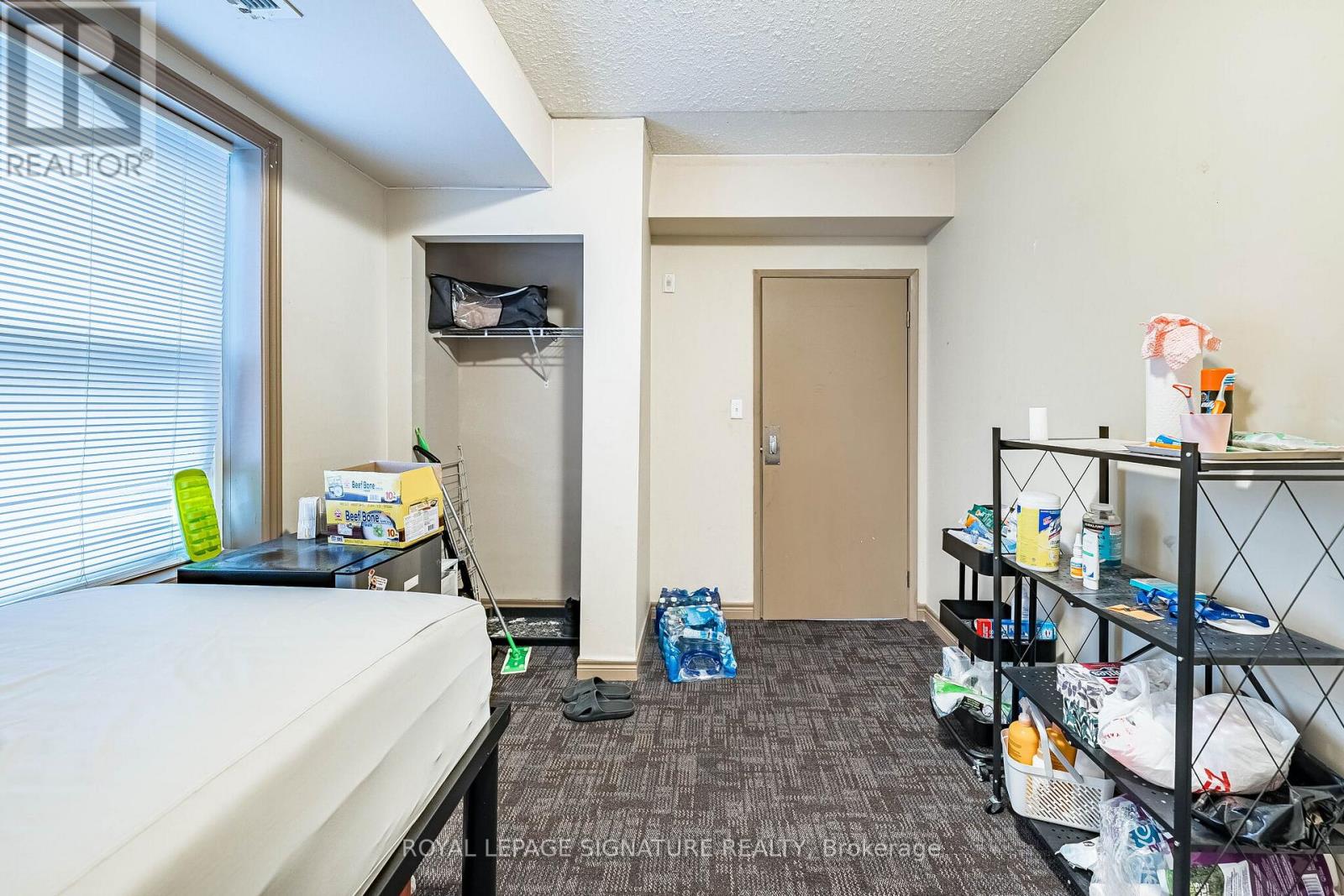 #401 251 LESTER STREET - 33
