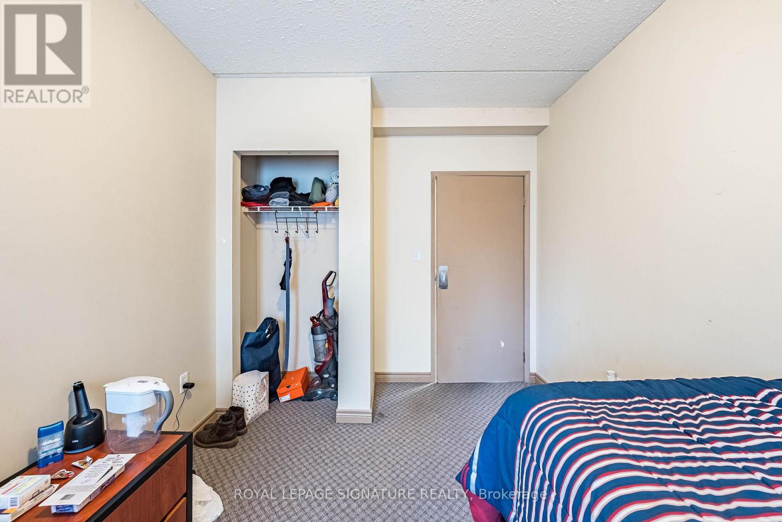 #401 251 LESTER STREET - 37