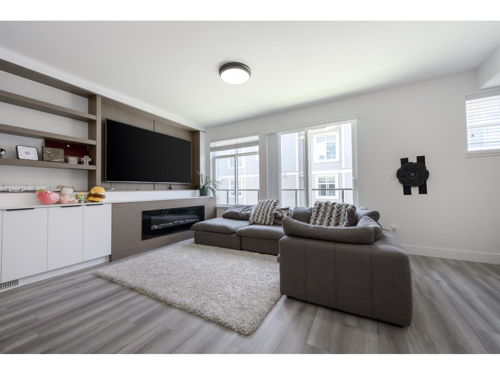 38 10488 124 STREET, Surrey