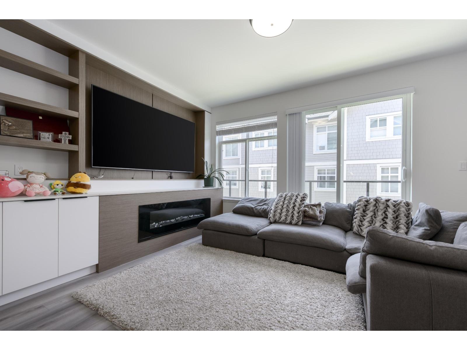 38 10488 124 STREET, Surrey
