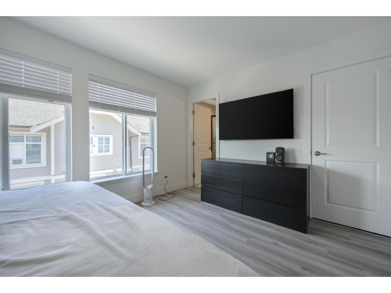 38 10488 124 STREET, Surrey