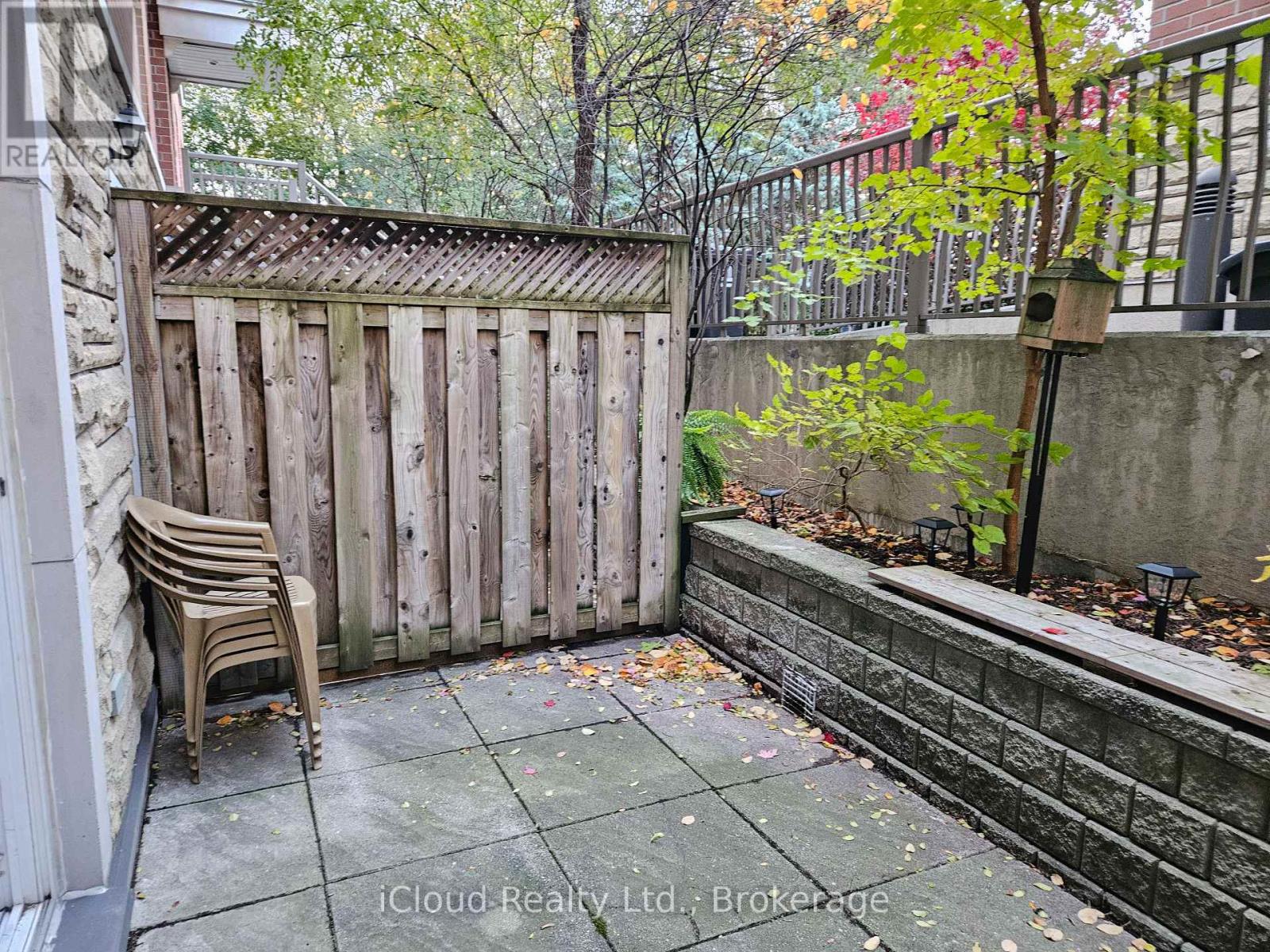 #11 285 ANTIBES DRIVE - 27
