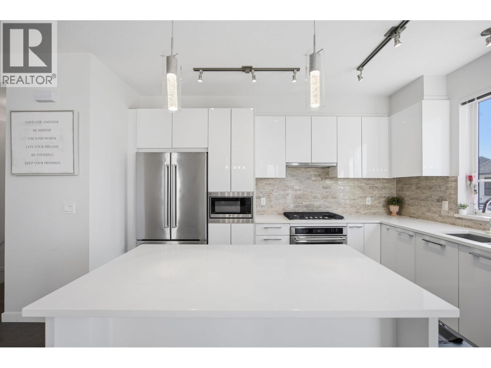 14 3500 BURKE VILLAGE PROMENADE, Coquitlam