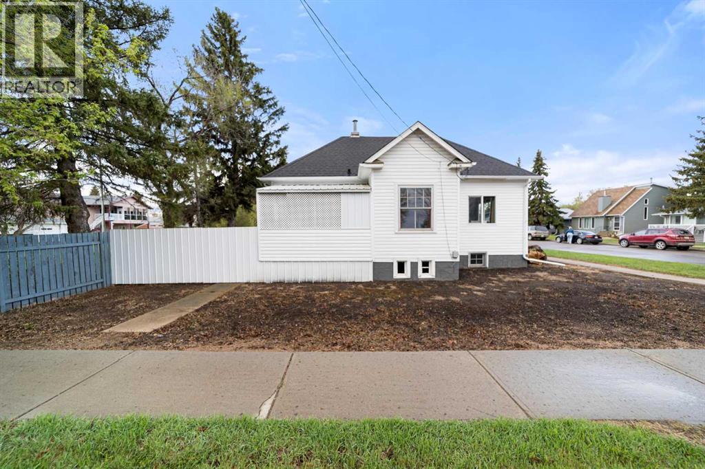 5215 50 Avenue - photo 3