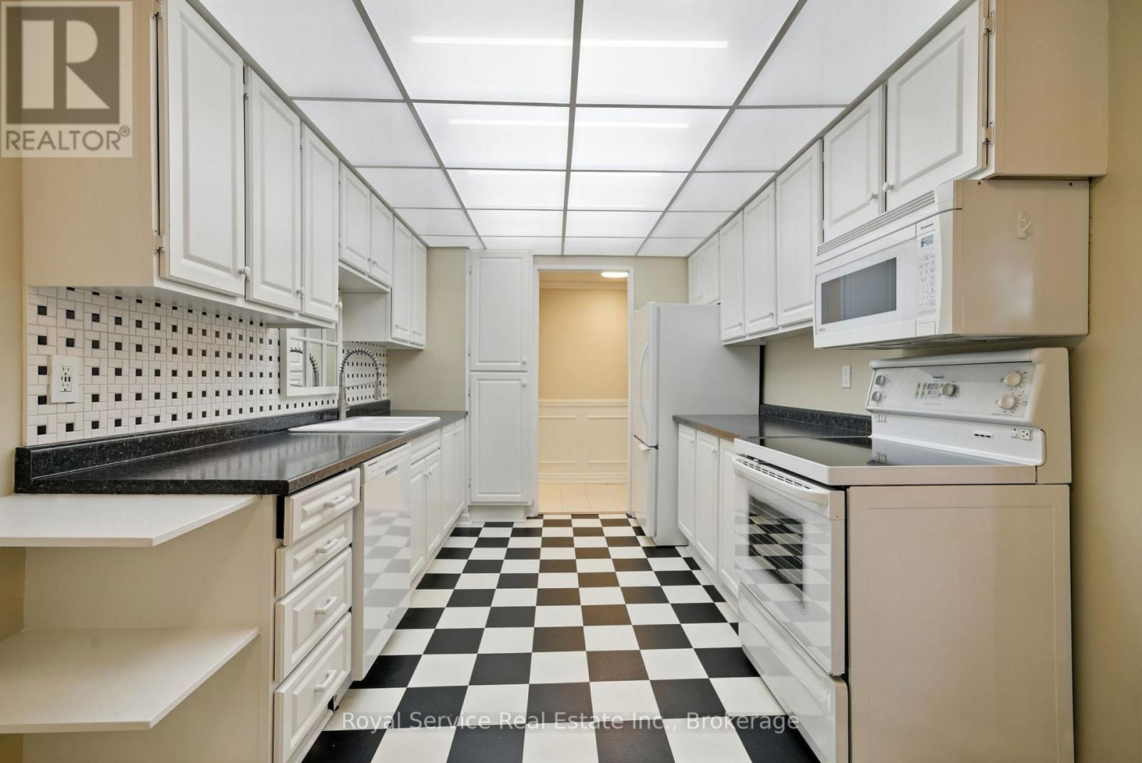 #101 337 SIMCOE STREET N - 12