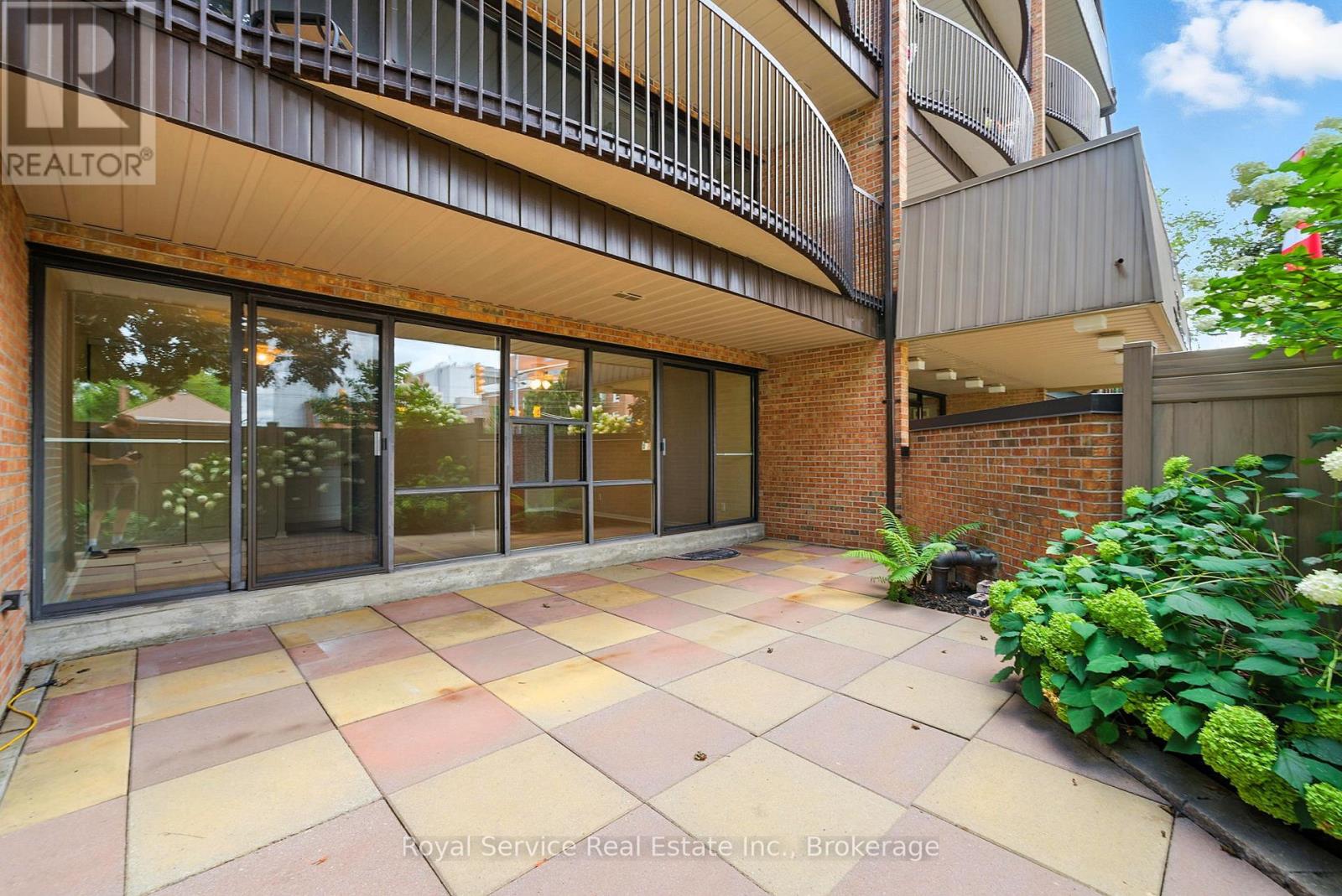 #101 337 SIMCOE STREET N - 31