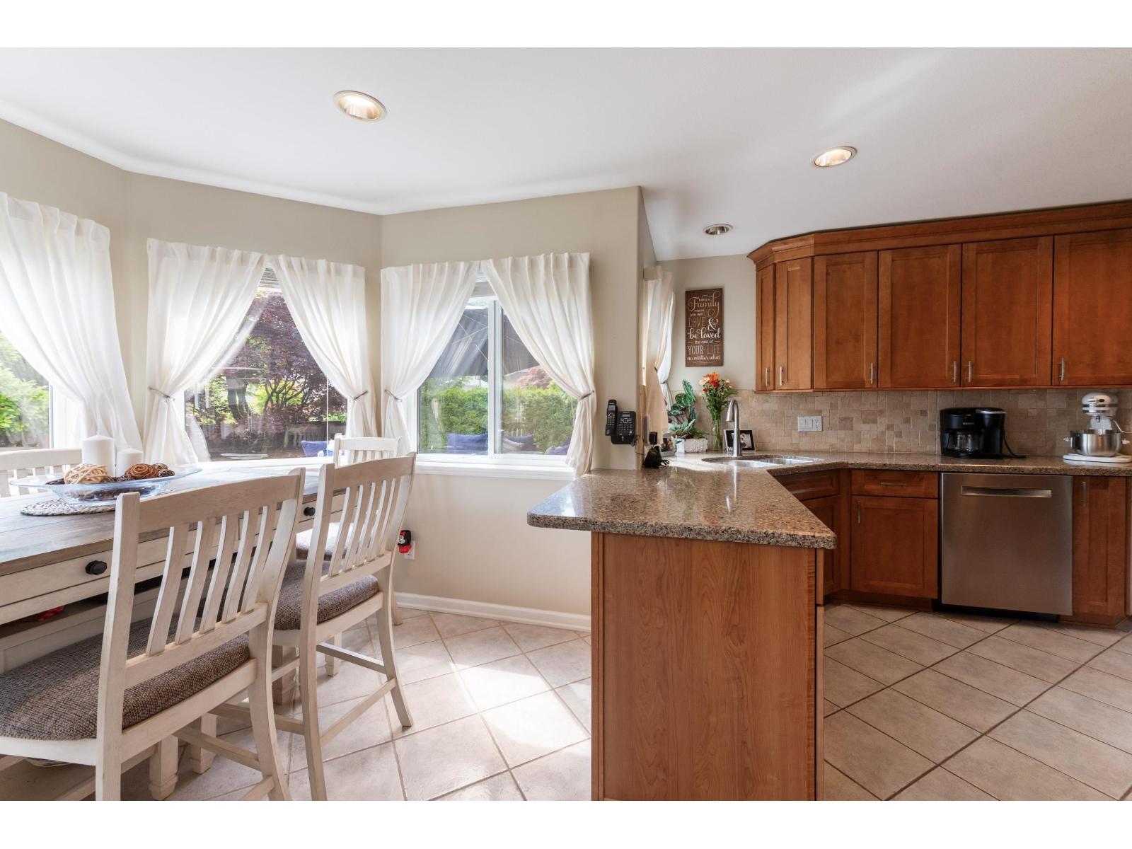 4 Bed, 3 Bath House for Sale in Surrey – 7852 165 STREET, Surrey – MLS# R3126843 - Image 4