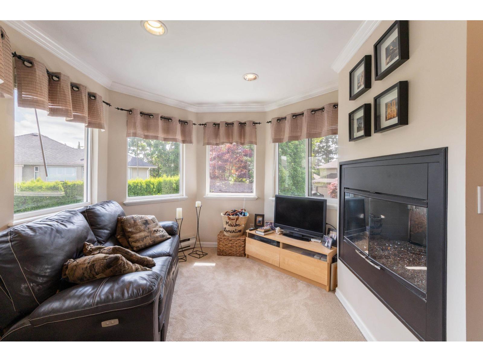 4 Bed, 3 Bath House for Sale in Surrey – 7852 165 STREET, Surrey – MLS# R3126843 - Image 3