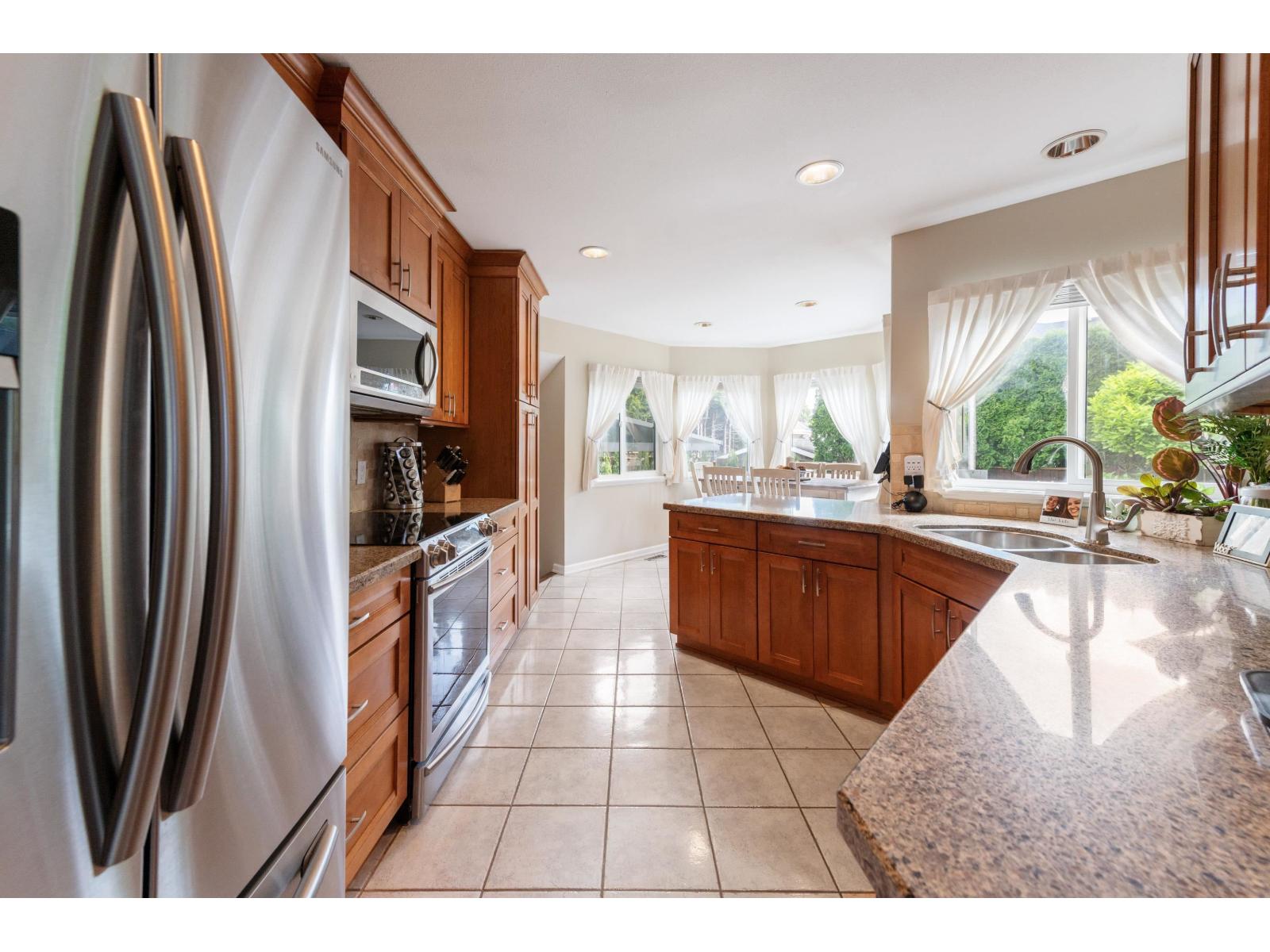 4 Bed, 3 Bath House for Sale in Surrey – 7852 165 STREET, Surrey – MLS# R3126843 - Image 10