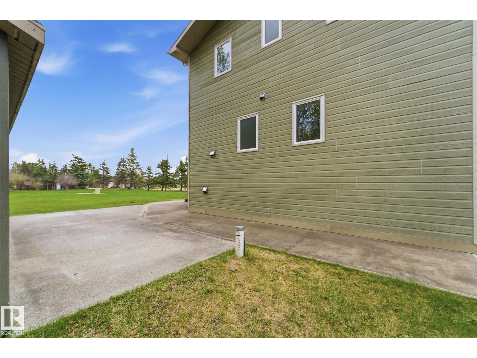 218 & 219 2nd Street Ross Haven - 52