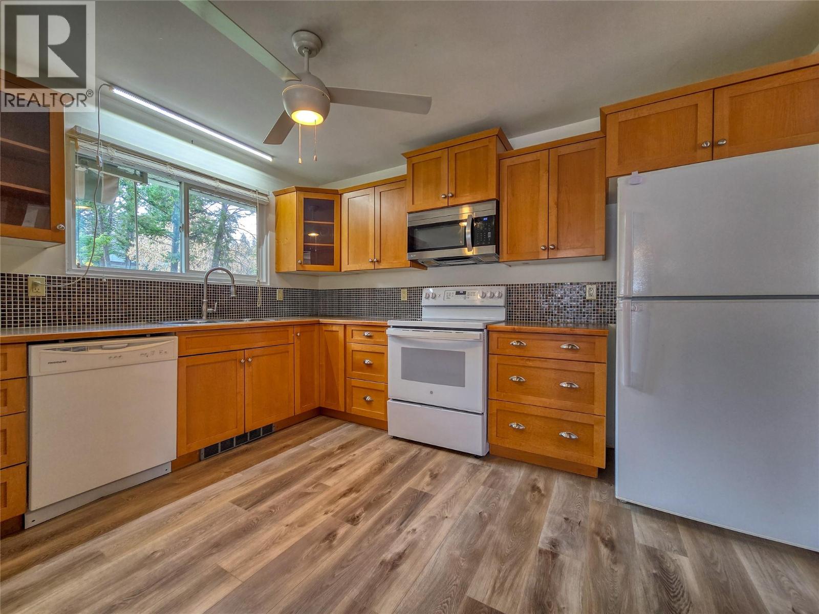 1502 10th Avenue, Invermere