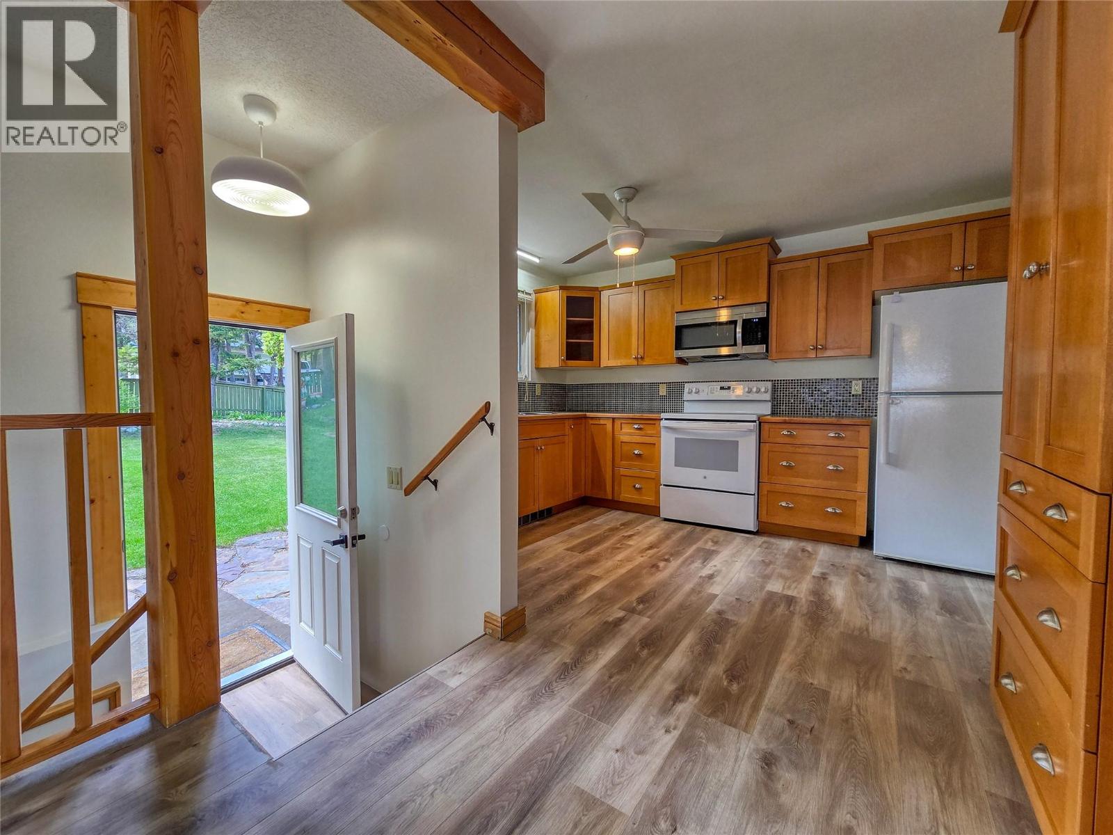 1502 10th Avenue, Invermere