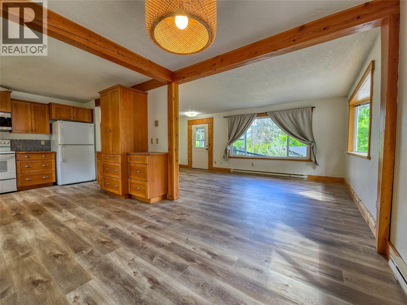 1502 10th Avenue, Invermere