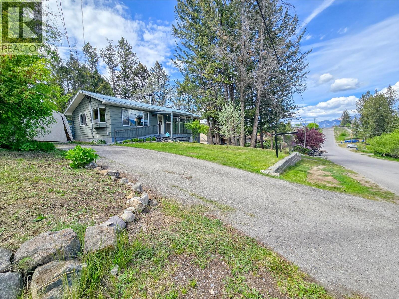 1502 10th Avenue, Invermere