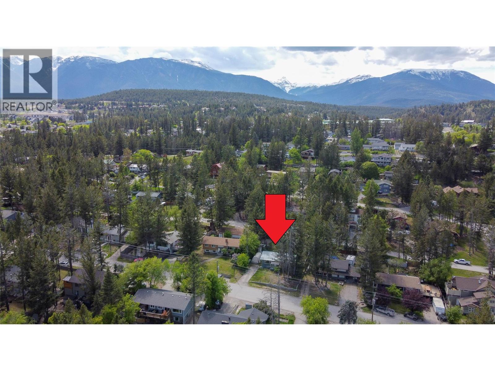 1502 10th Avenue, Invermere