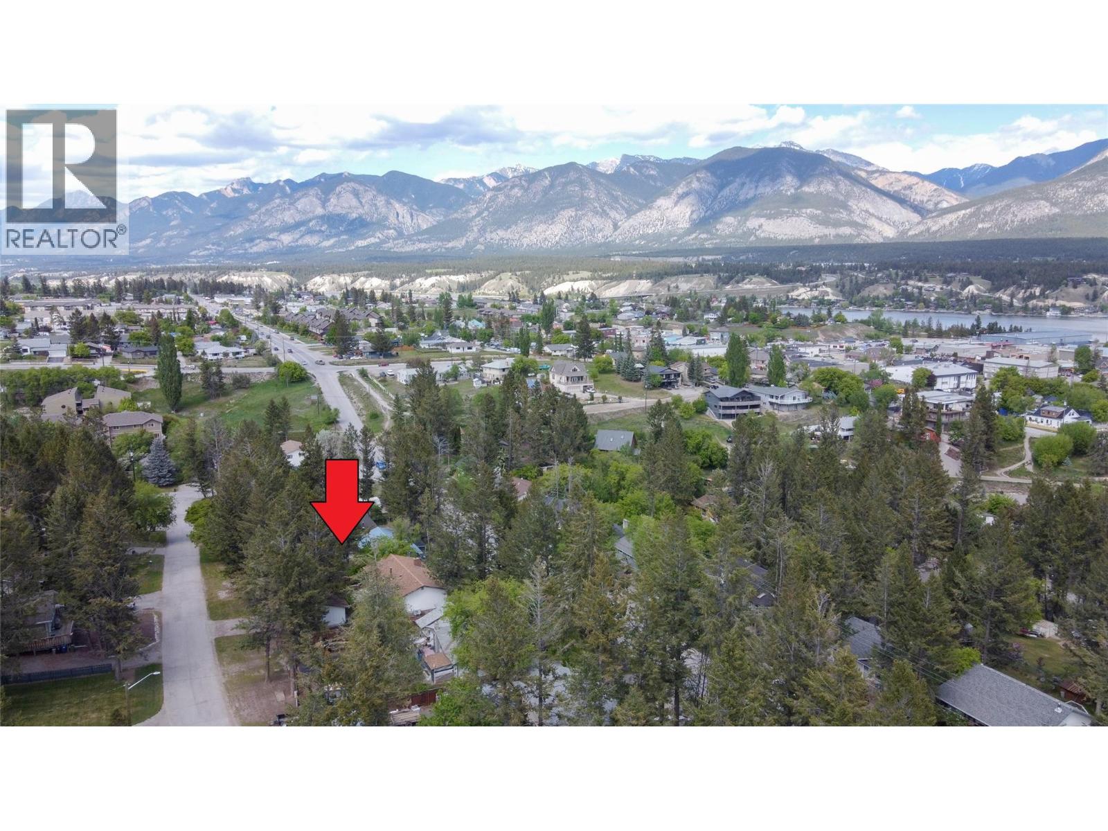 1502 10th Avenue, Invermere