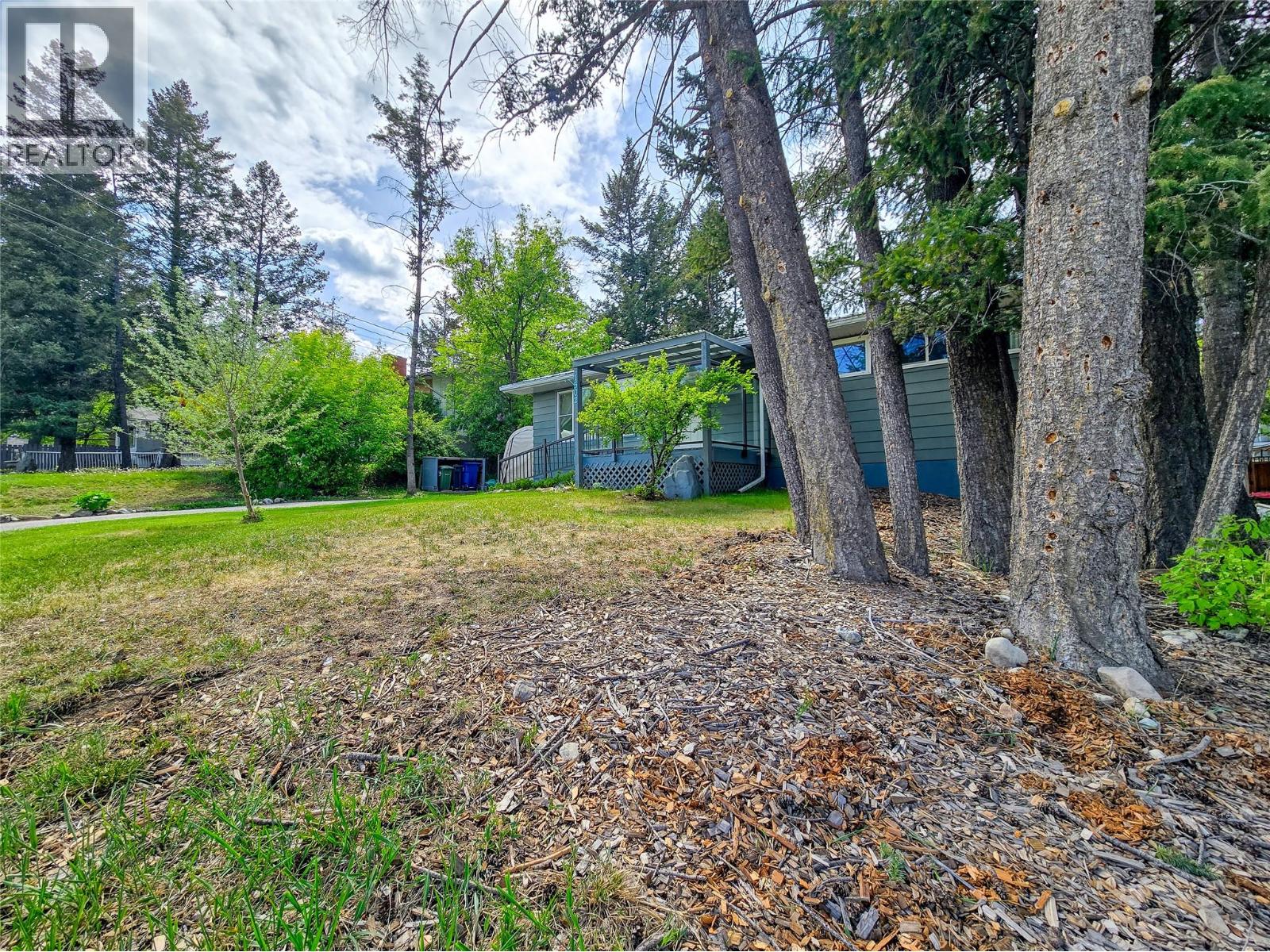 1502 10th Avenue, Invermere