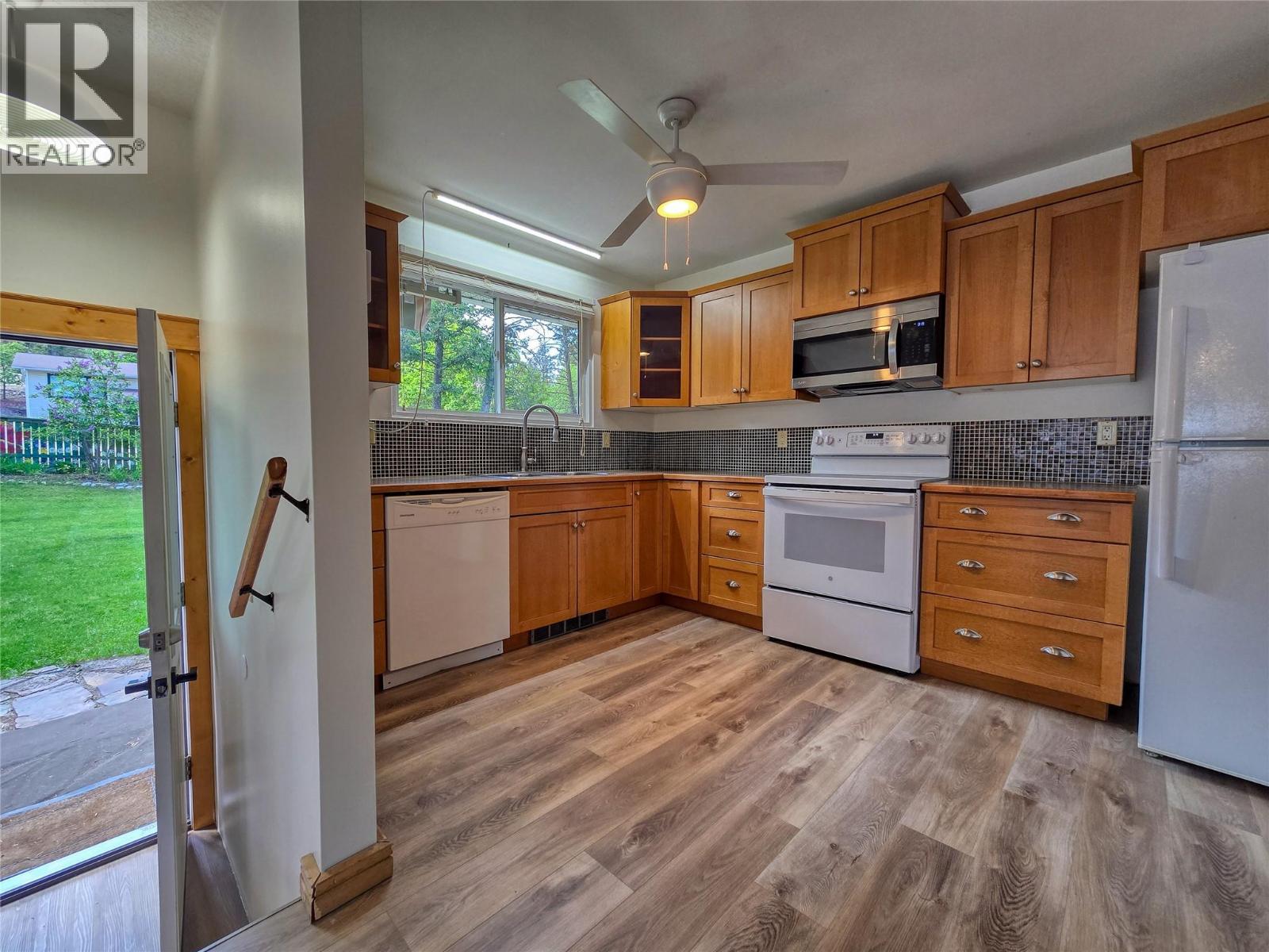 1502 10th Avenue, Invermere