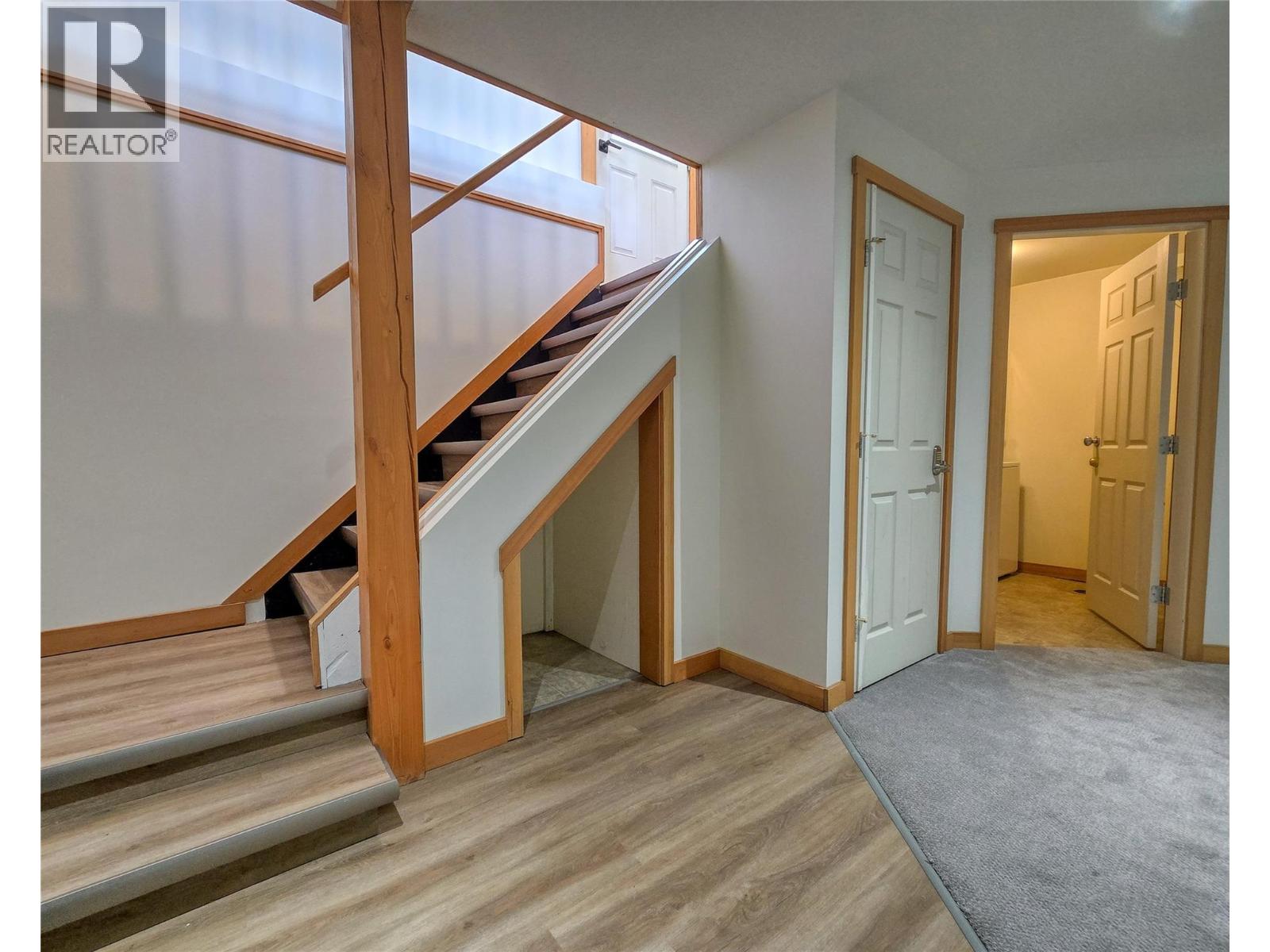 1502 10th Avenue, Invermere