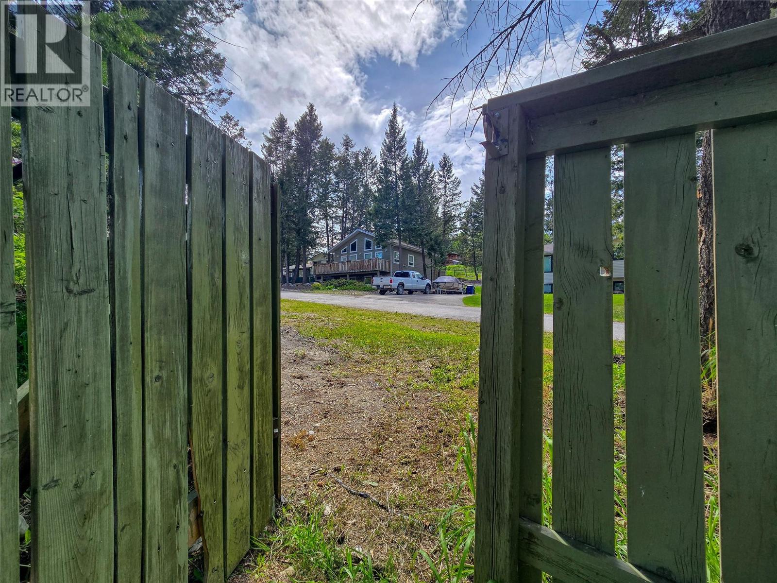 1502 10th Avenue, Invermere
