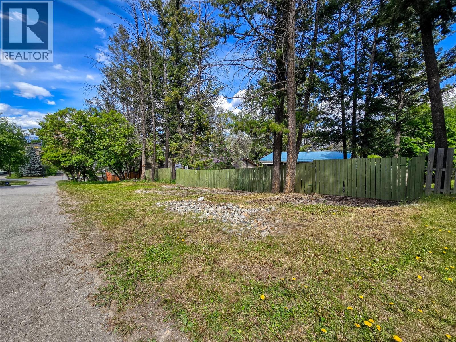 1502 10th Avenue, Invermere