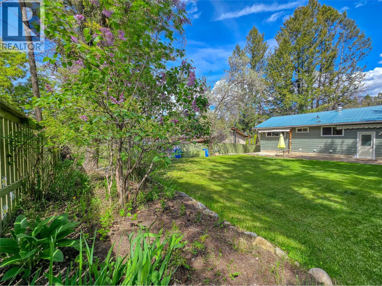 1502 10th Avenue, Invermere