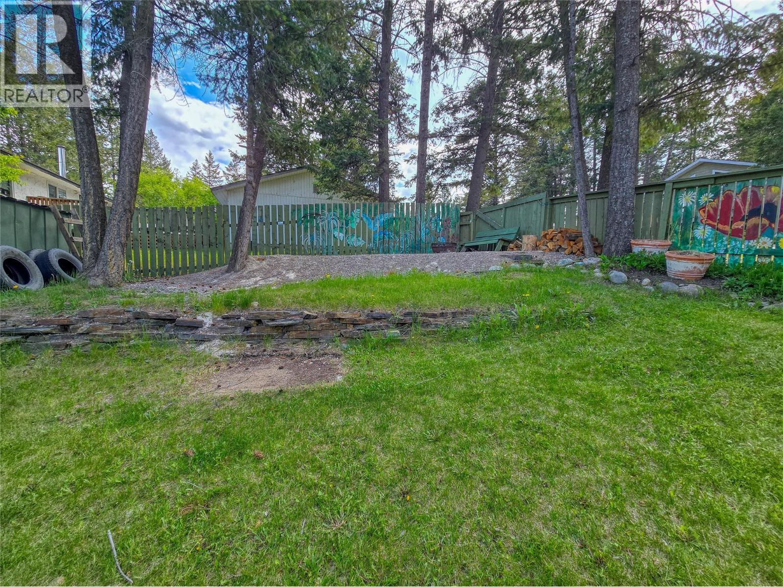 1502 10th Avenue, Invermere