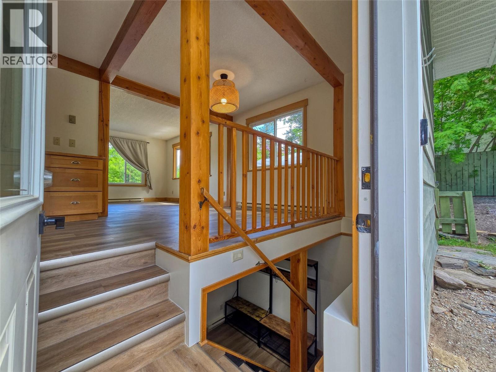 1502 10th Avenue, Invermere