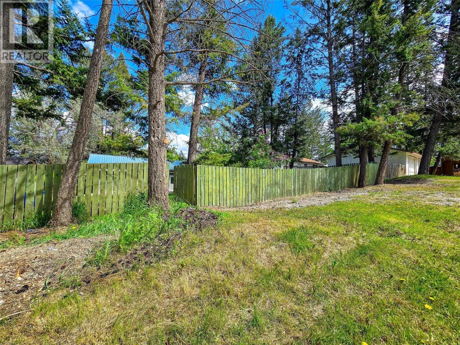1502 10th Avenue, Invermere