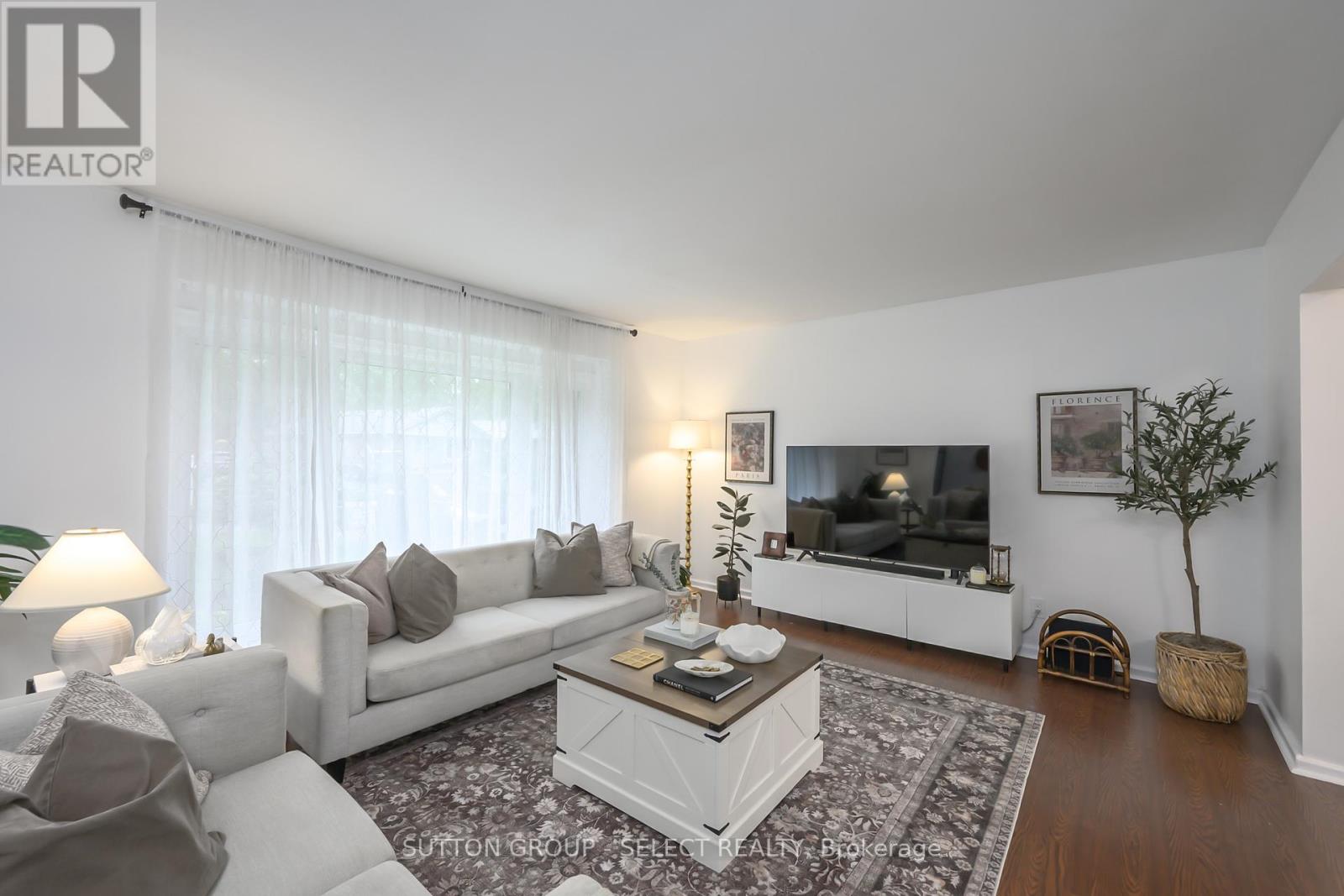 35 MAXWELL CRESCENT - 11