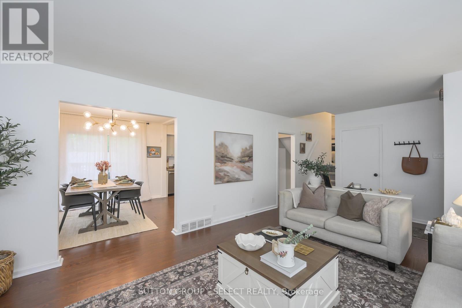 35 MAXWELL CRESCENT - 12