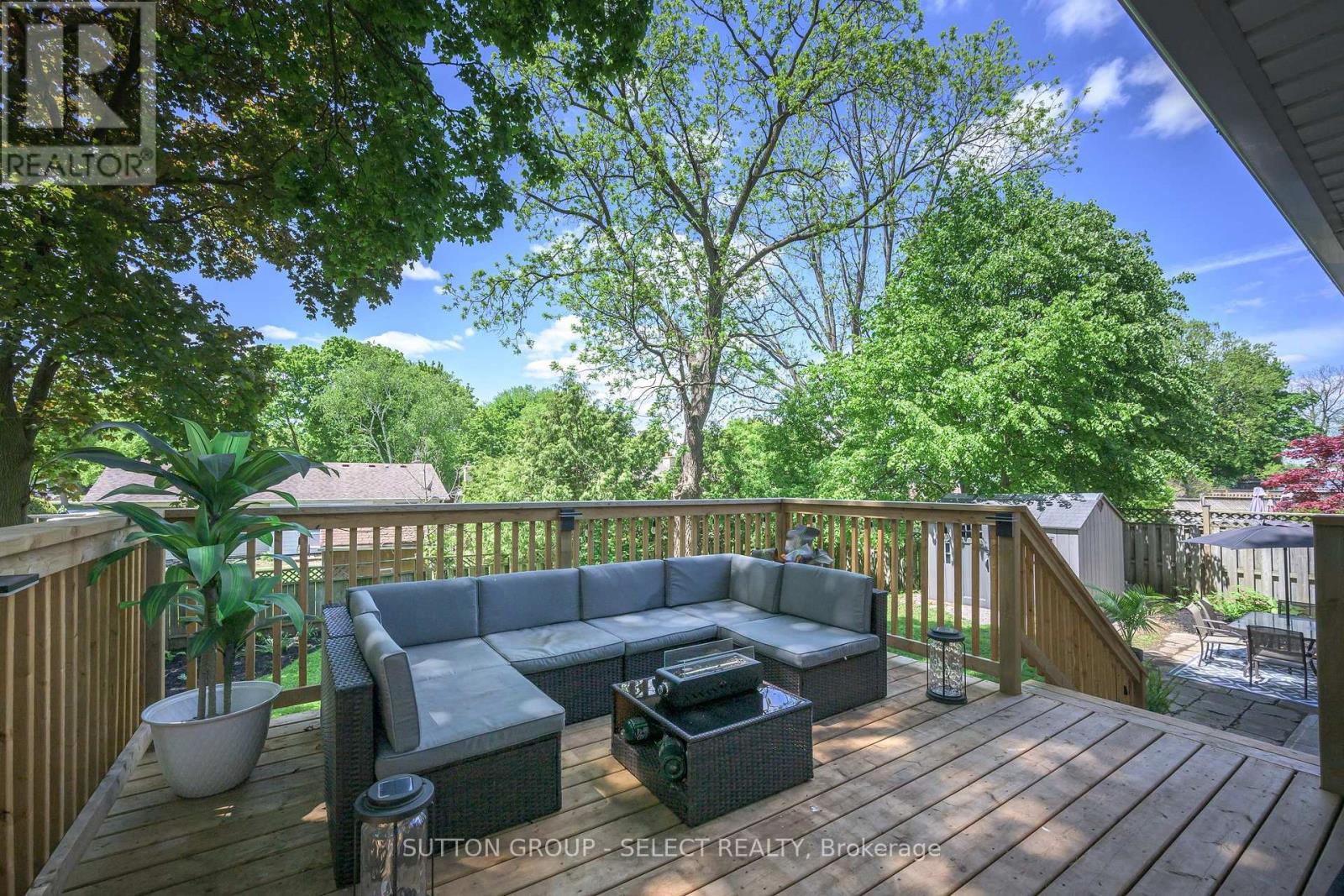 35 MAXWELL CRESCENT - Image 3