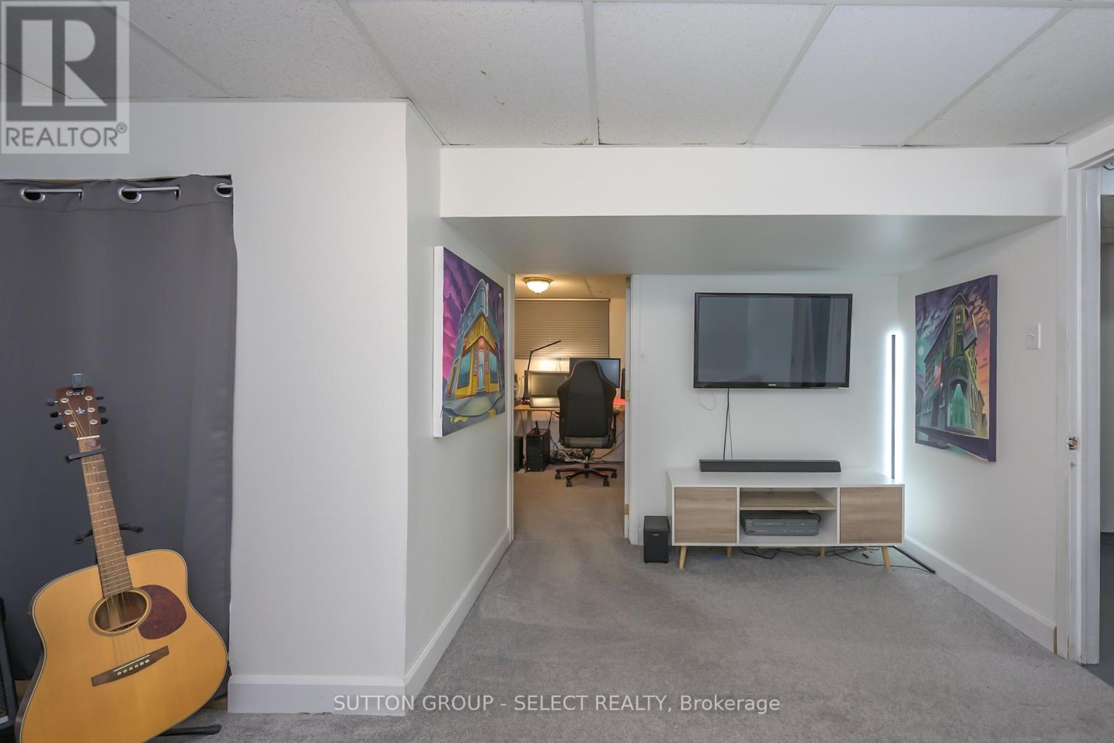 35 MAXWELL CRESCENT - 37