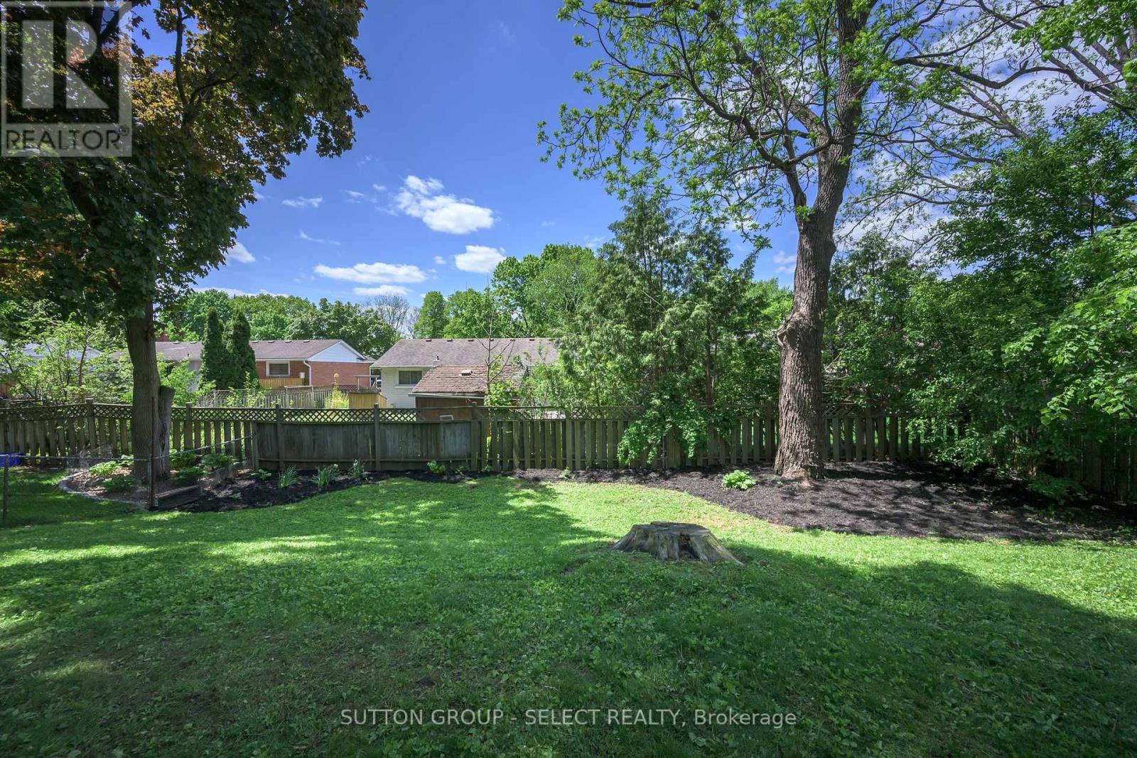 35 MAXWELL CRESCENT - 5