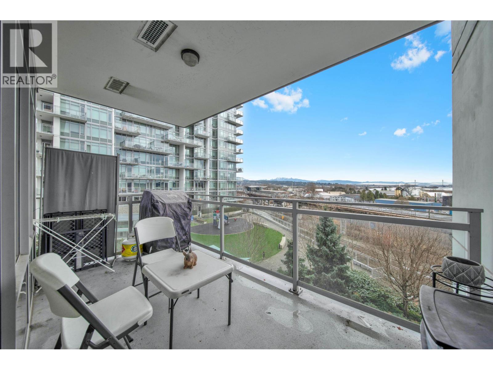 307 200 NELSON'S CRESCENT, New Westminster