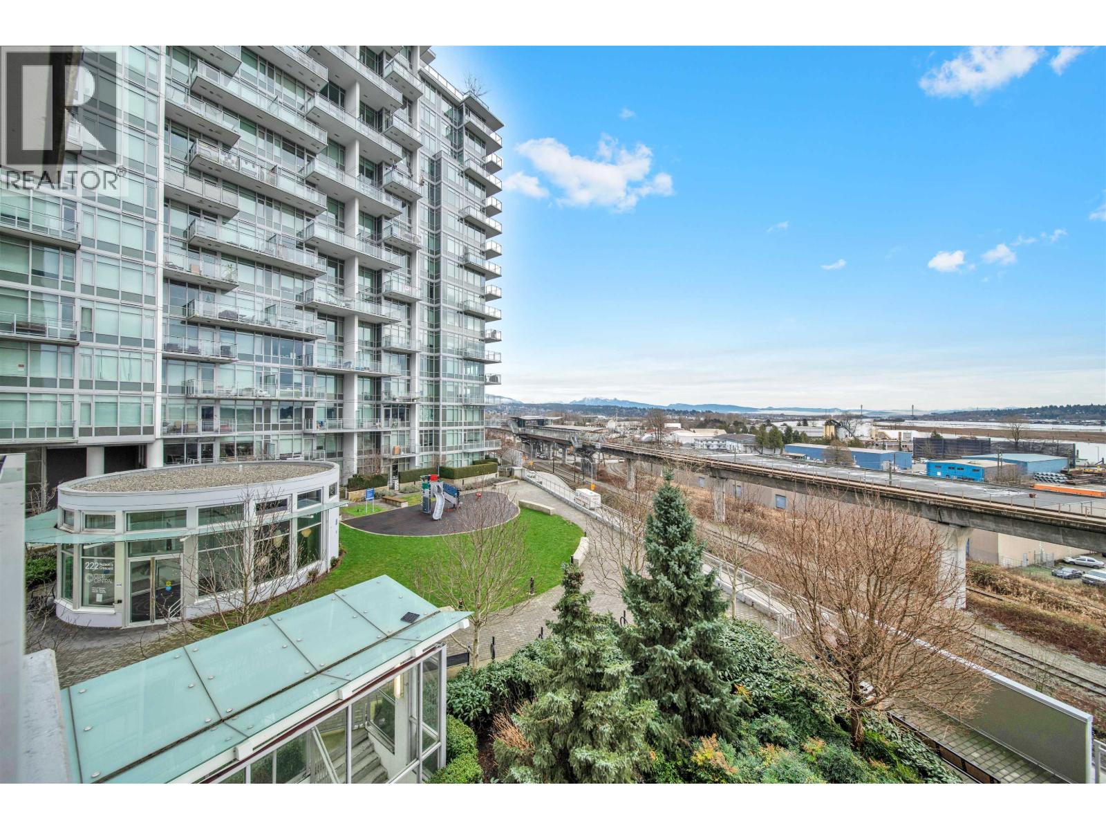 307 200 NELSON'S CRESCENT, New Westminster